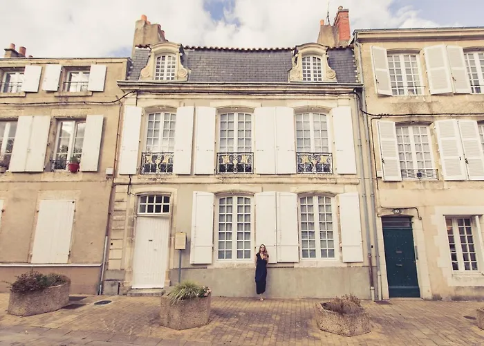 La Maison De La Liberte Jeanne Barret Apartment Poitiers