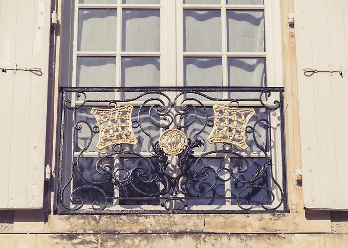La Maison De La Liberte Jeanne Barret Apartment